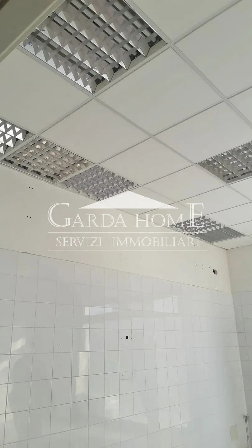Immagine per Negozio in vendita a Desenzano del Garda piazza Per La Concordia