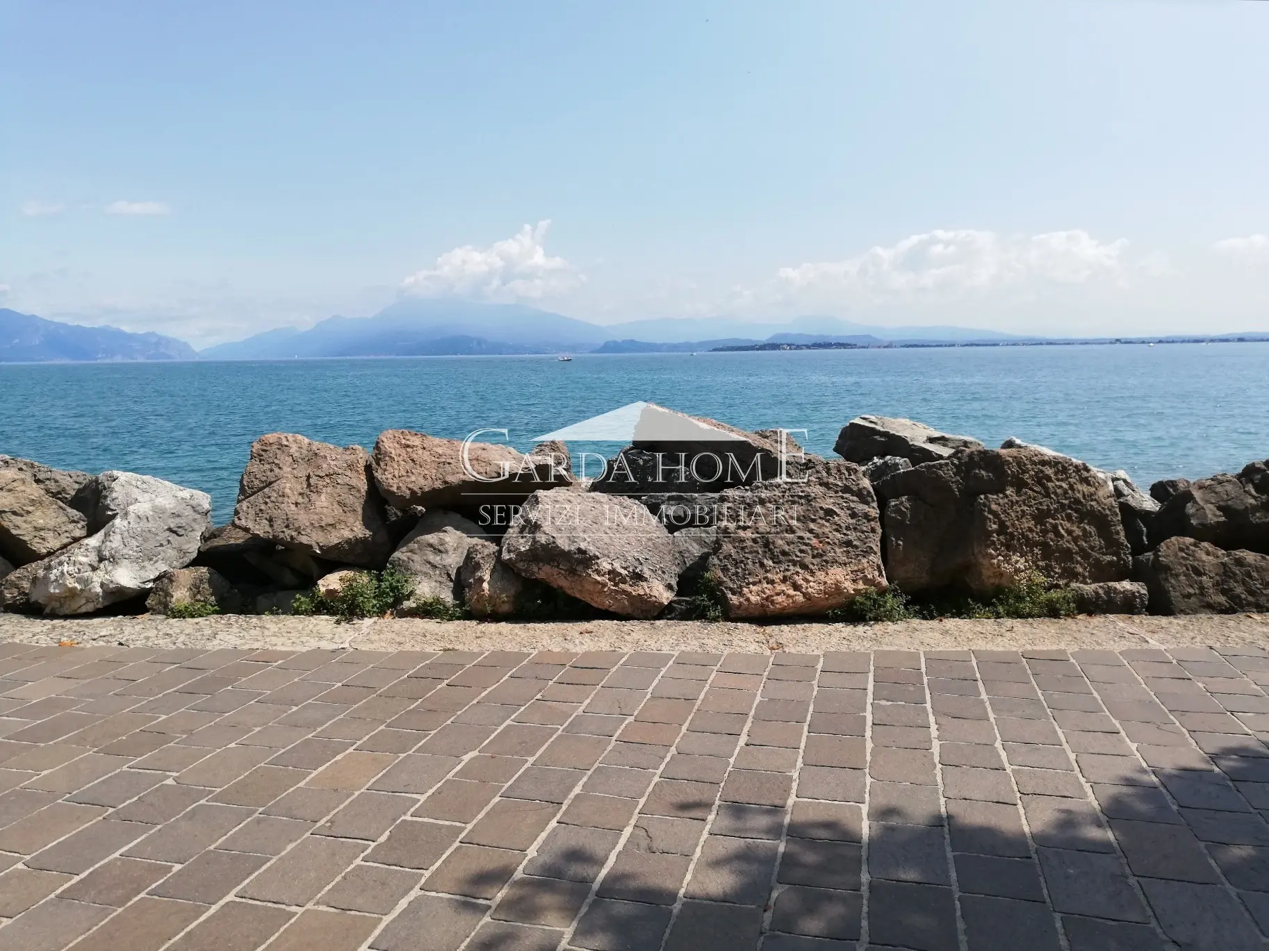 Immagine per Appartamento in vendita a Desenzano del Garda via Lorenzini