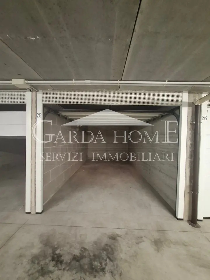 Immagine per Box auto in affitto a Desenzano del Garda viale Marconi