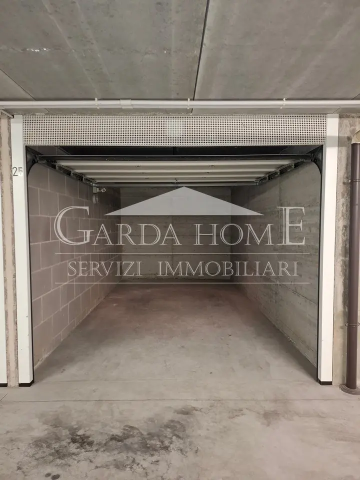 Immagine per Box auto in affitto a Desenzano del Garda viale Marconi