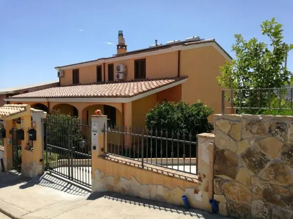 Villa via Delle Azalee, Villasalto