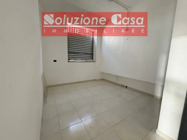 Locale Commerciale via Strabone, Canosa Di Puglia