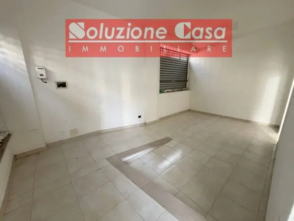 Locale Commerciale via Strabone, Canosa Di Puglia