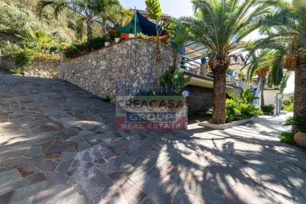 Villa C.da Cupparo, Graniti