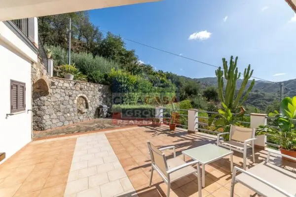 Villa C.da Cupparo, Graniti