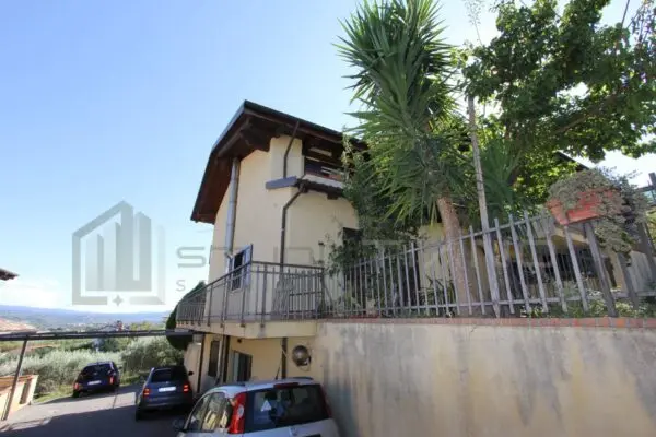 Casa Semindipendente via Giovanni Malagodi 25, Zumpano