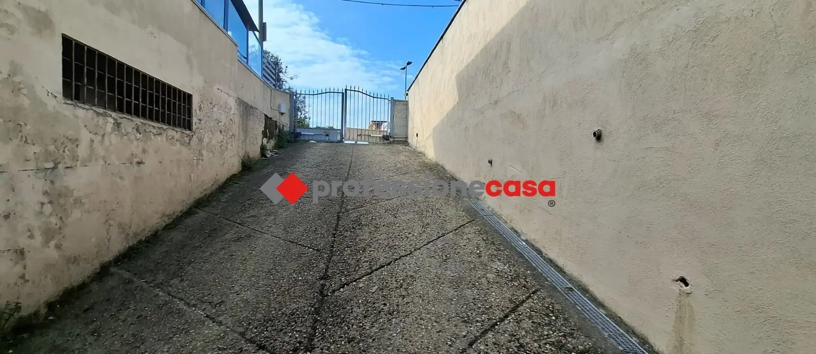 Immagine per Garage in vendita a Pomezia viale Po