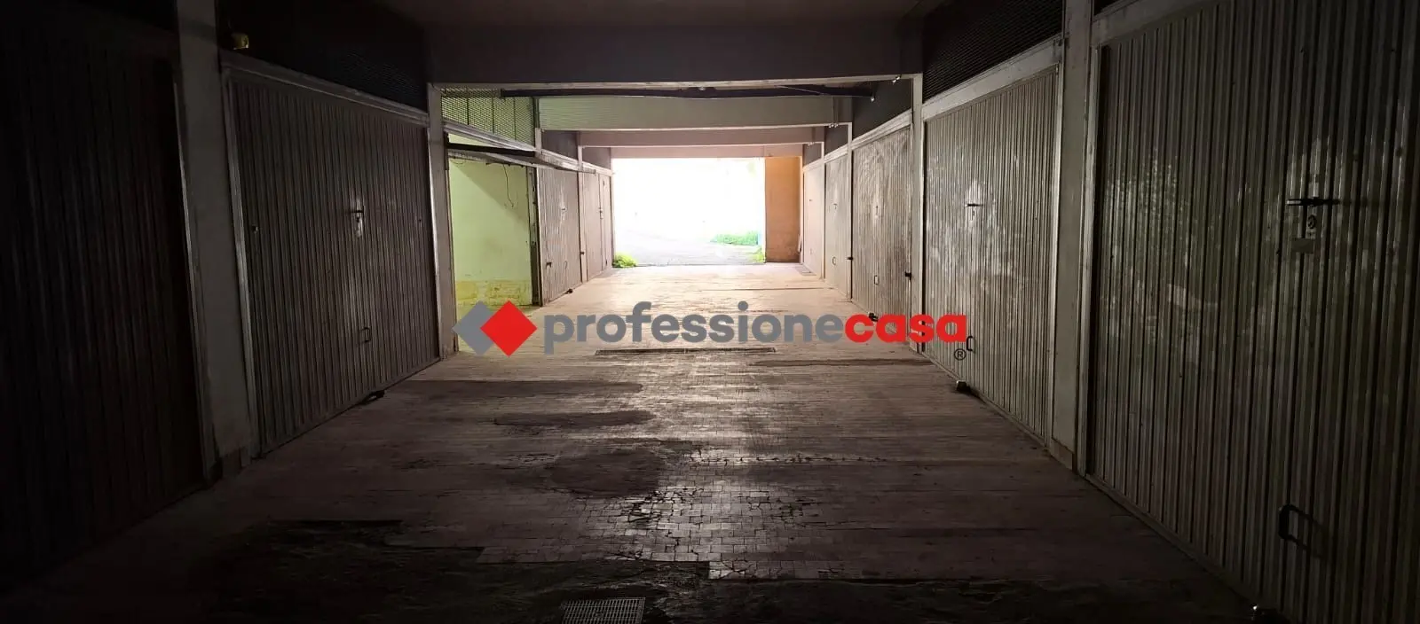 Immagine per Garage in vendita a Pomezia viale Po