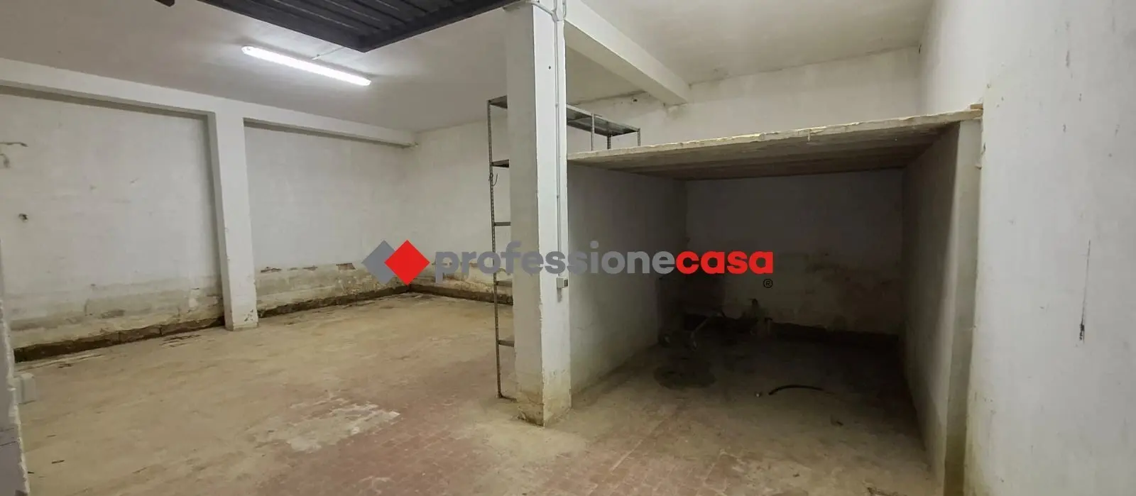 Immagine per Garage in vendita a Pomezia viale Po