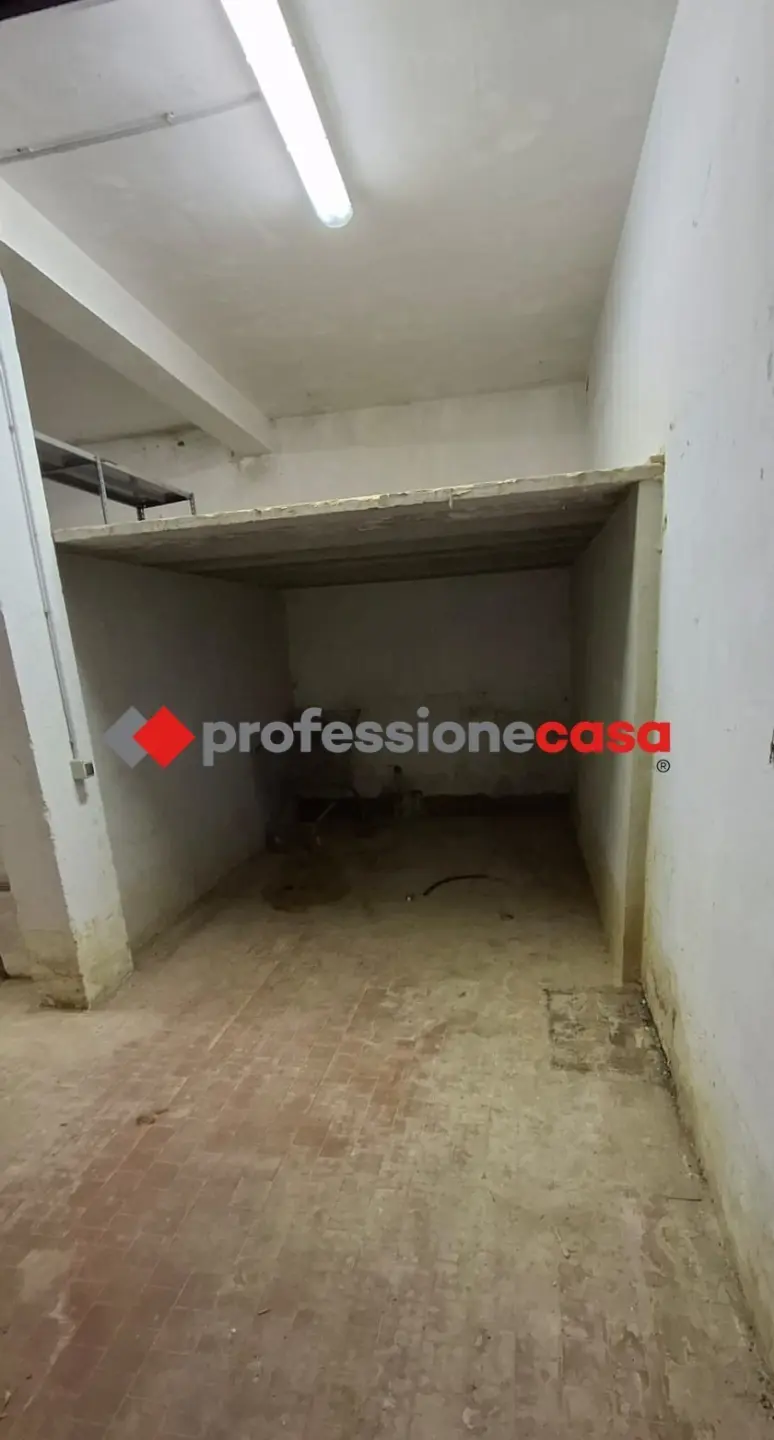 Immagine per Garage in vendita a Pomezia viale Po