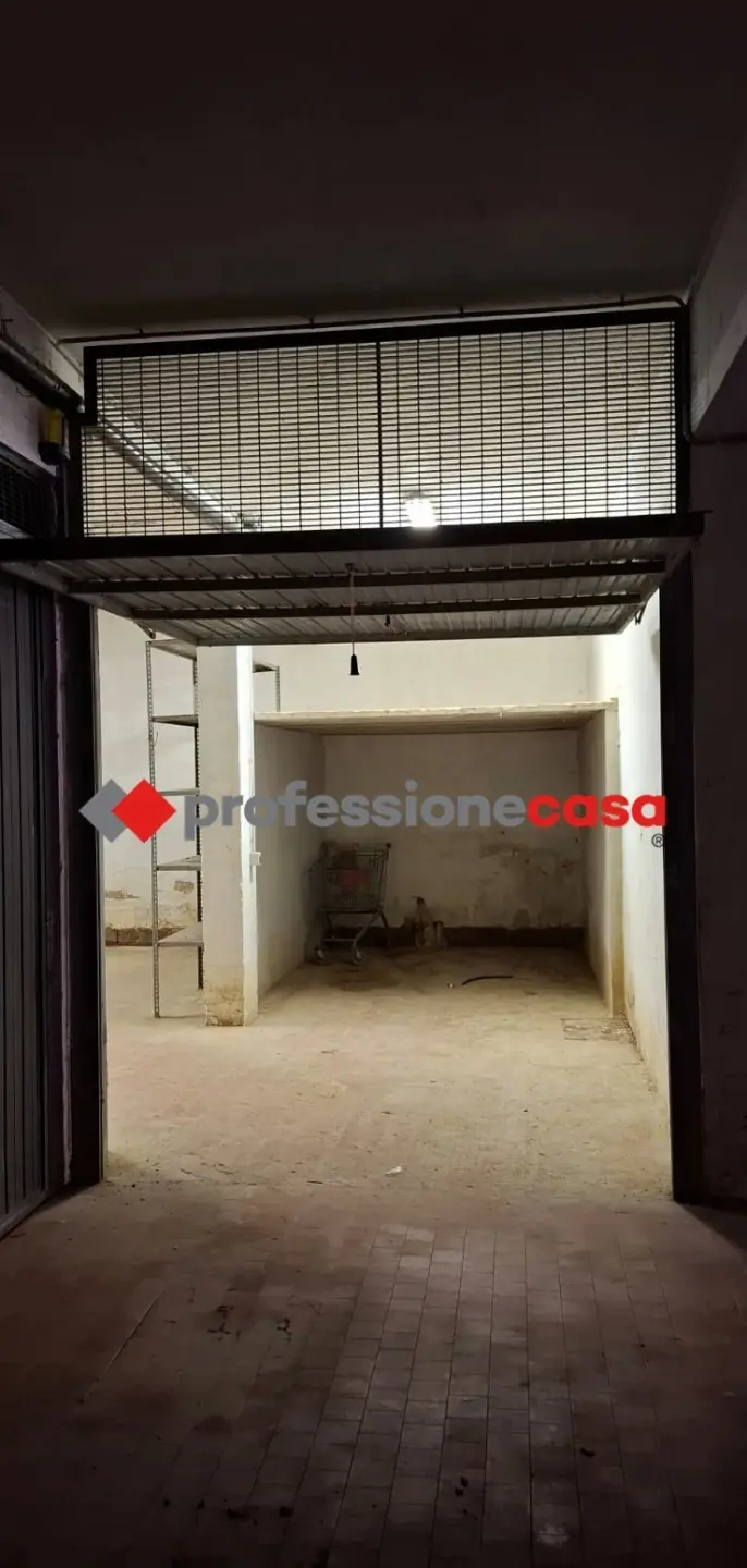 Immagine per Garage in vendita a Pomezia viale Po