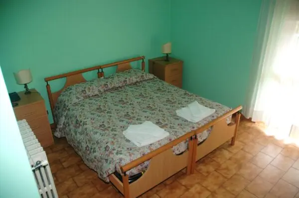 Negozio piazza Iii Alpini 4, Perosa Argentina
