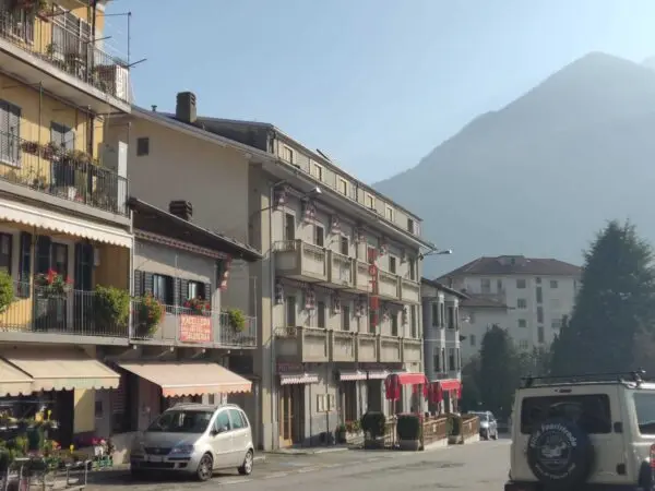 Negozio piazza Iii Alpini 4, Perosa Argentina