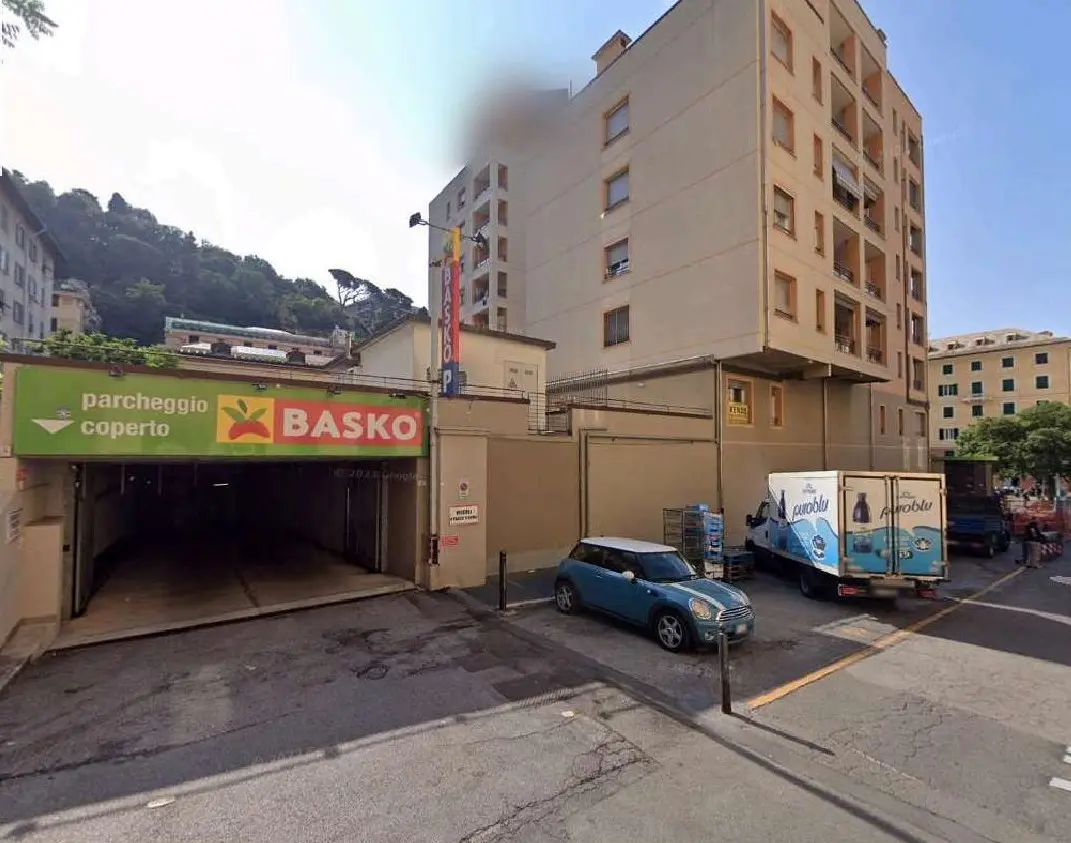 Immagine per Garage Singolo in vendita a Genova via Alizeri 5LR