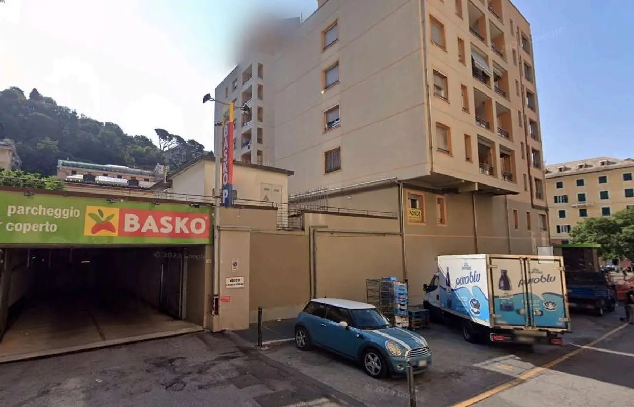 Immagine per Garage Singolo in vendita a Genova via Alizeri 5LR