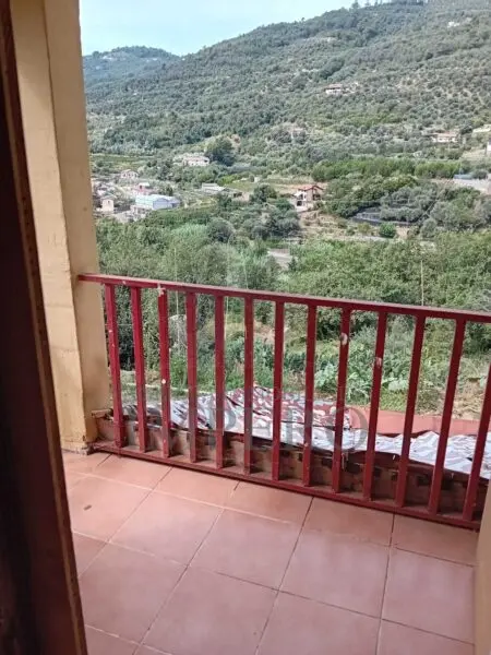 Villa Trifamiliare via Sp 64, Dolceacqua