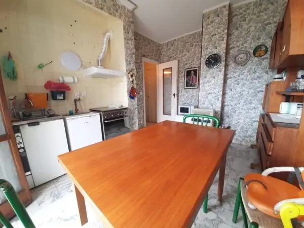 Trilocale strada Borgo Tinasso 81, Sanremo