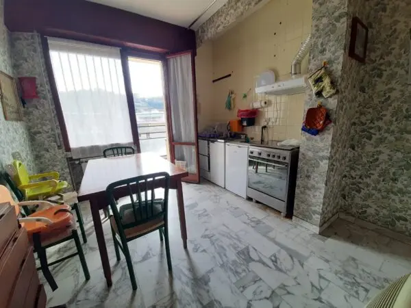 Trilocale strada Borgo Tinasso 81, Sanremo
