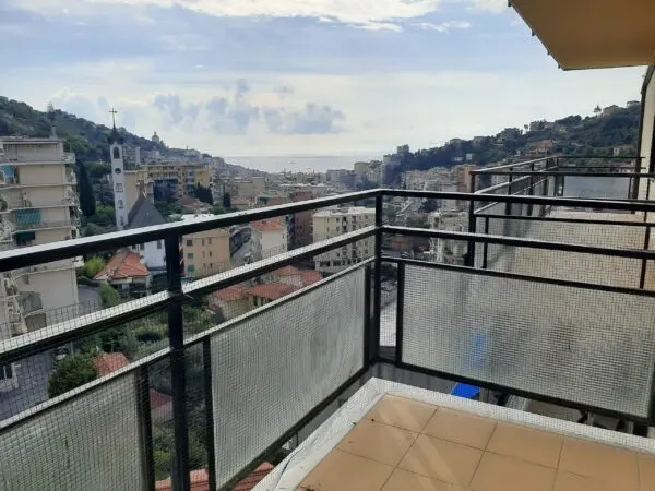 Trilocale strada Borgo Tinasso 81, Sanremo
