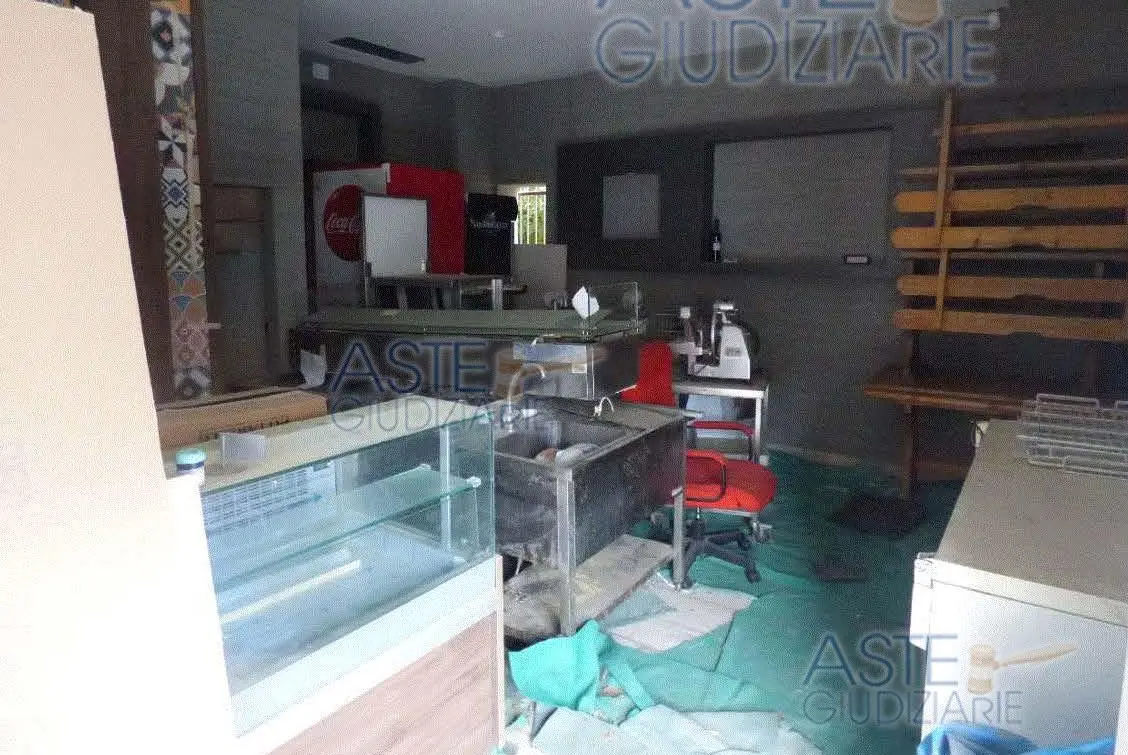 Immagine per Locale commerciale in vendita a Rimini viale Giosuè Carducci