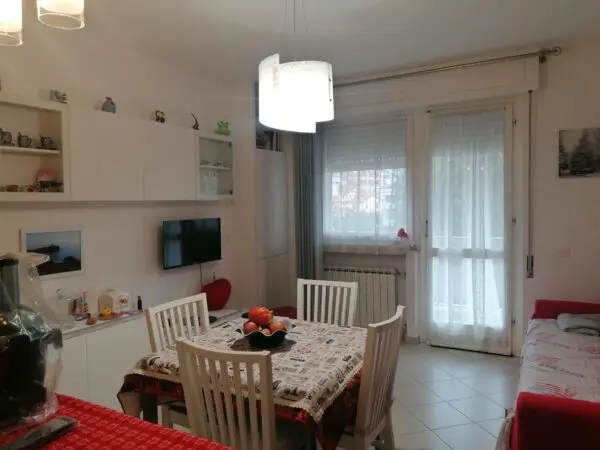 Appartamento via Lunense, Carrara