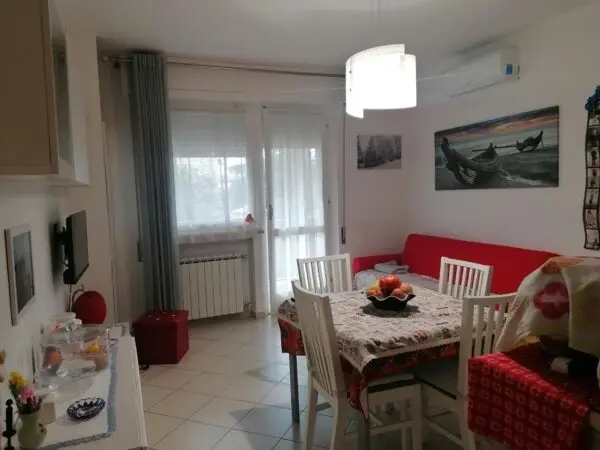 Appartamento via Lunense, Carrara