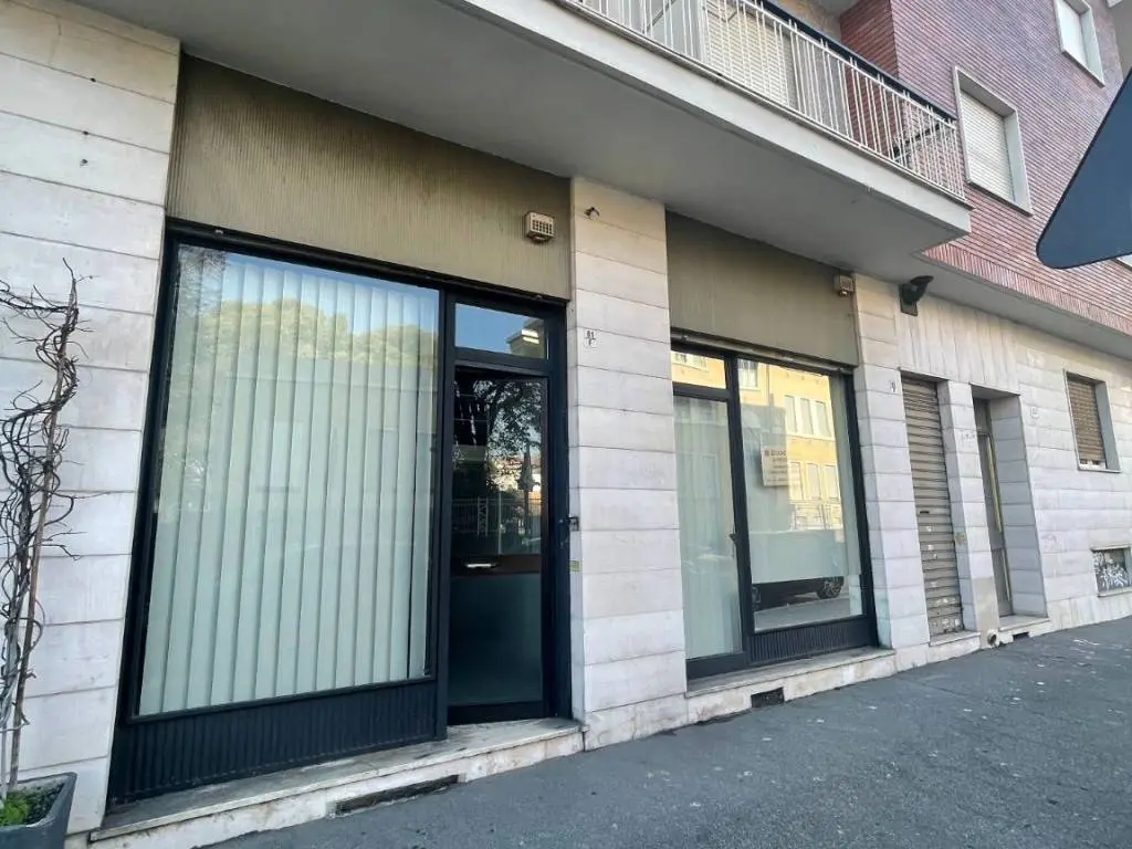 Immagine per Locale Commerciale in Vendita a Torino Via Nole