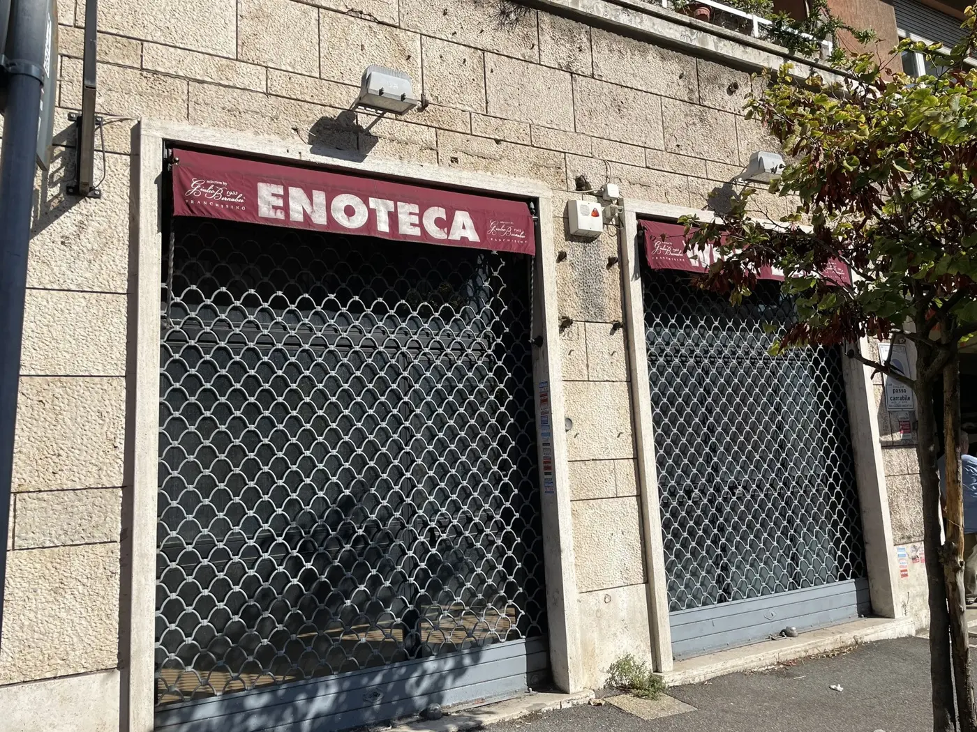 Immagine per Negozio in vendita a Roma via Madonna Del Riposo