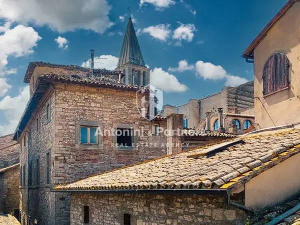 Appartamento piazza Del Popolo, Todi
