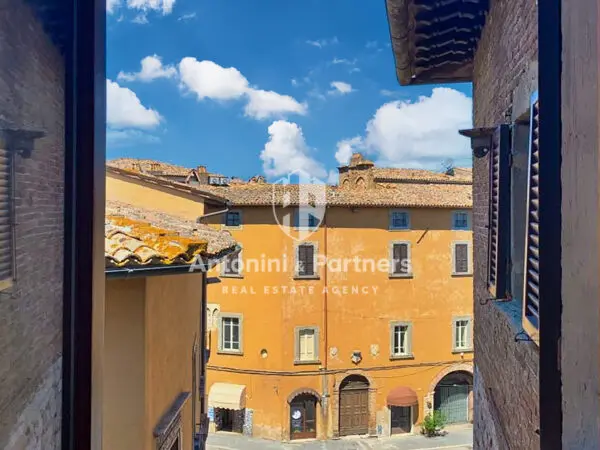 Appartamento piazza Del Popolo, Todi