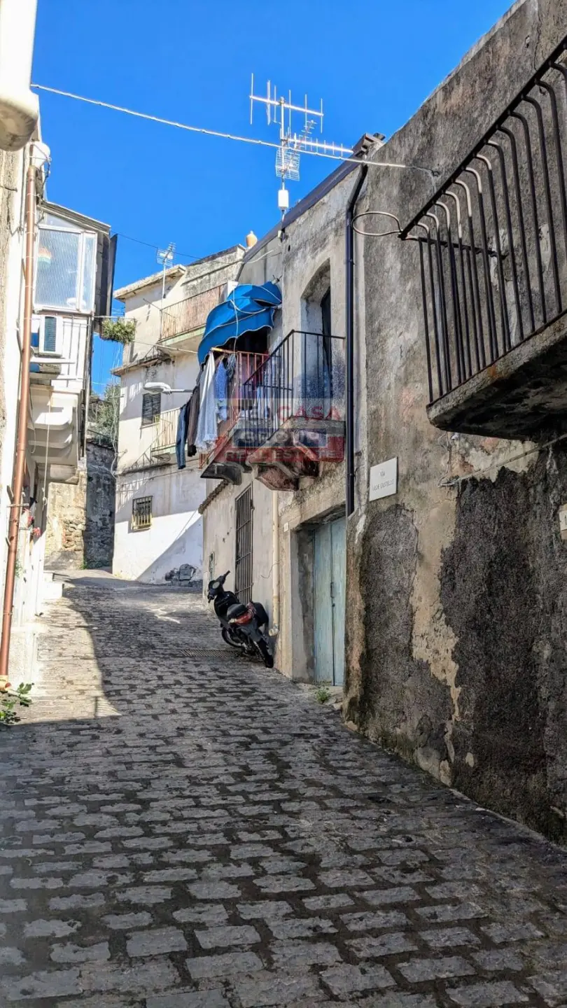 Immagine per Casa indipendente in vendita a Calatabiano via Falde del castello 