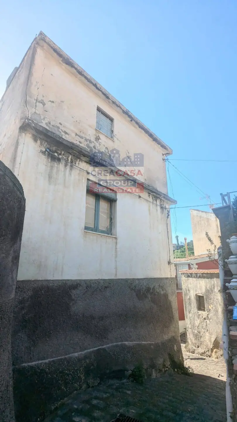 Immagine per Casa indipendente in vendita a Calatabiano via Falde del castello 