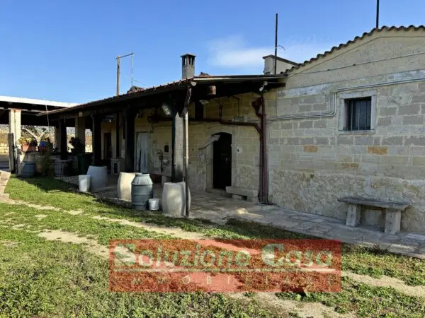 Villa via Contrada Sardoni, Minervino Murge