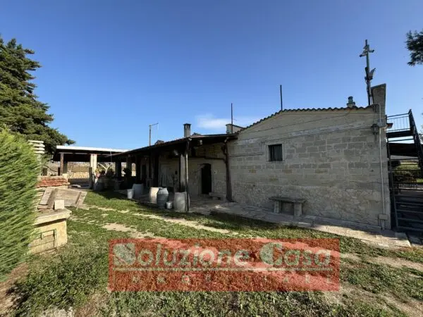 Villa via Contrada Sardoni, Minervino Murge