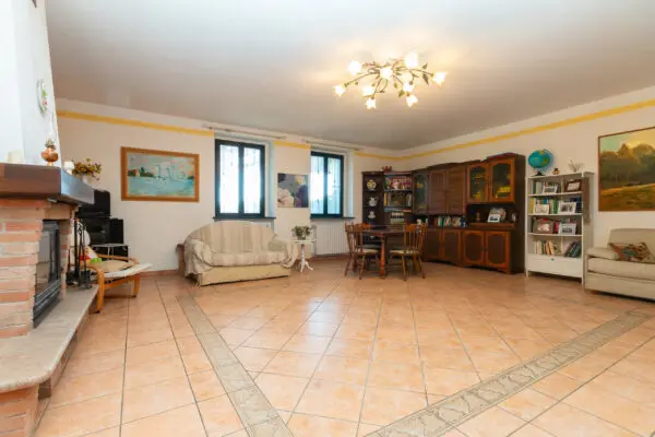 Villa strada Saluggia 148, Crescentino
