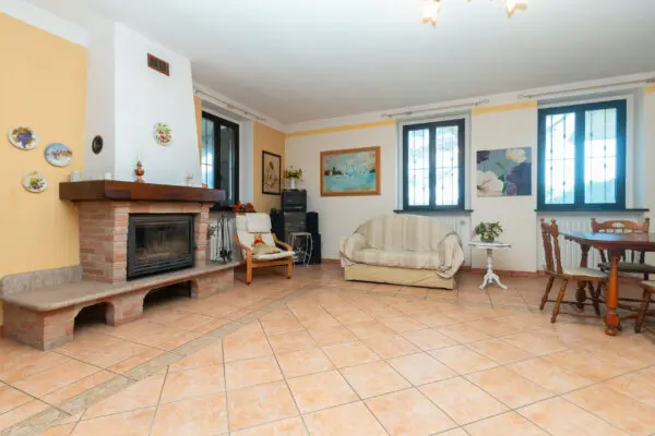 Villa strada Saluggia 148, Crescentino