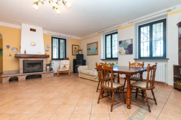 Villa strada Saluggia 148, Crescentino