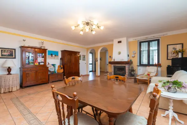 Villa strada Saluggia 148, Crescentino