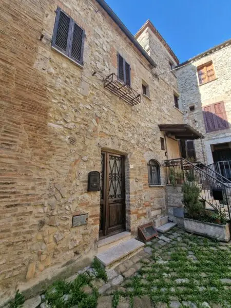 Porzione Di Casa via Camillo Benso Conte Di Cavour, Lugnano In Teverina