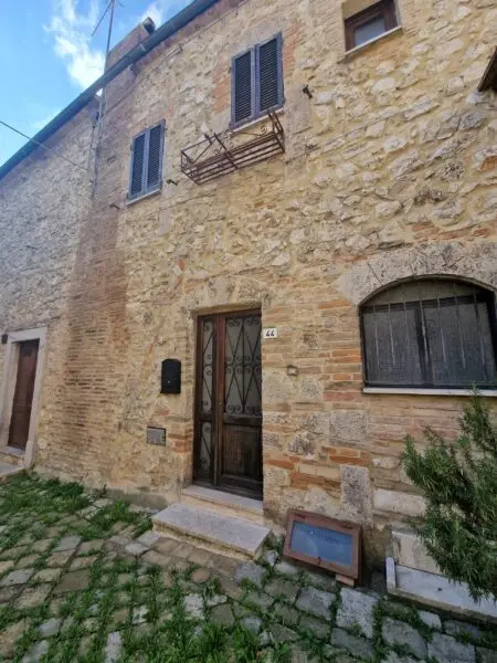 Porzione Di Casa via Camillo Benso Conte Di Cavour, Lugnano In Teverina