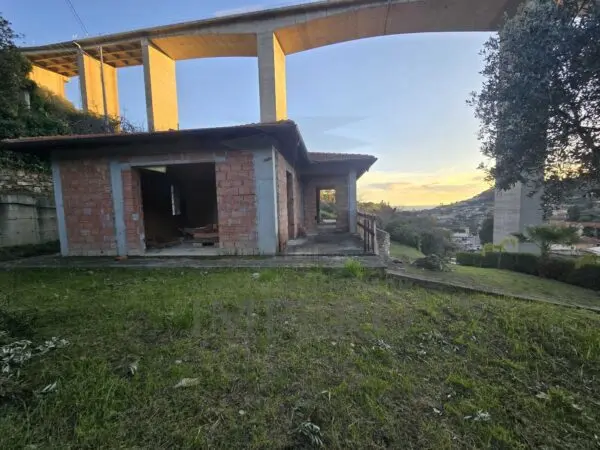 Villa Trifamiliare via Sapergo 16, Bordighera