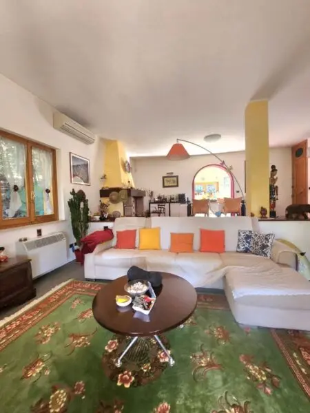 Villa strada La Scogliara, Narni