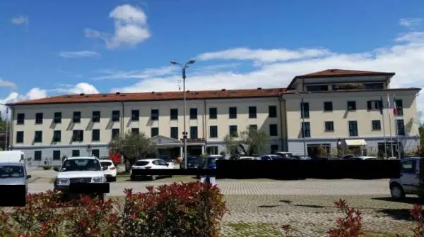 Albergo via Cisa Terza Traversa Snc, Sarzana