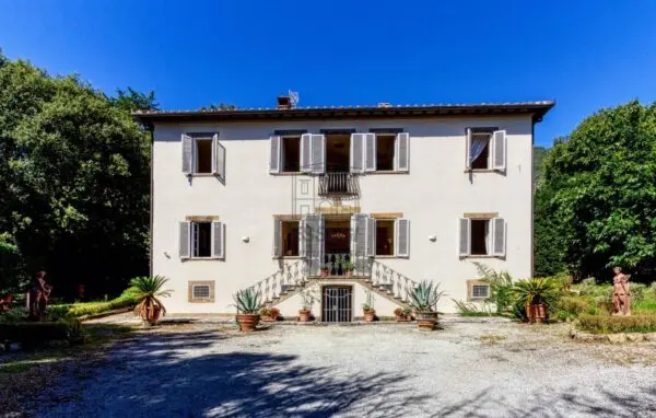 Villa via Della Chiesa Vii 351, Lucca
