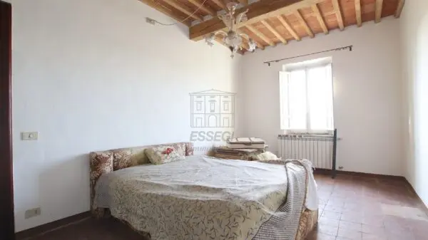 Villa via Cercatoia Alta, Montecarlo
