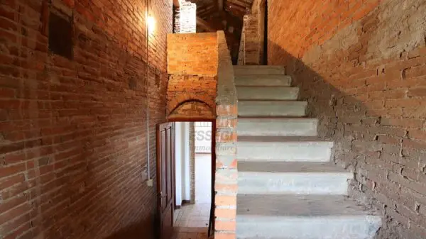 Villa via Cercatoia Alta, Montecarlo