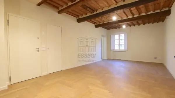 Monolocale piazza San Giusto, Centro Storico, Lucca