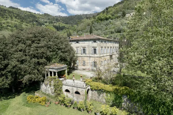 Villa via Ludovica 6927, Lucca