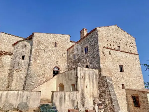 Casale strada Provinciale 414, Massa Martana