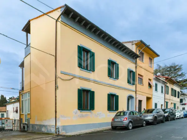 Villa via Umberto I, Collesalvetti